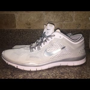 Nike running shoes 7.5